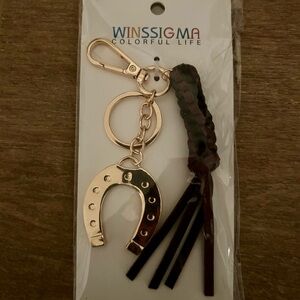 NWT Winssigma Gold Horseshoe Keychains